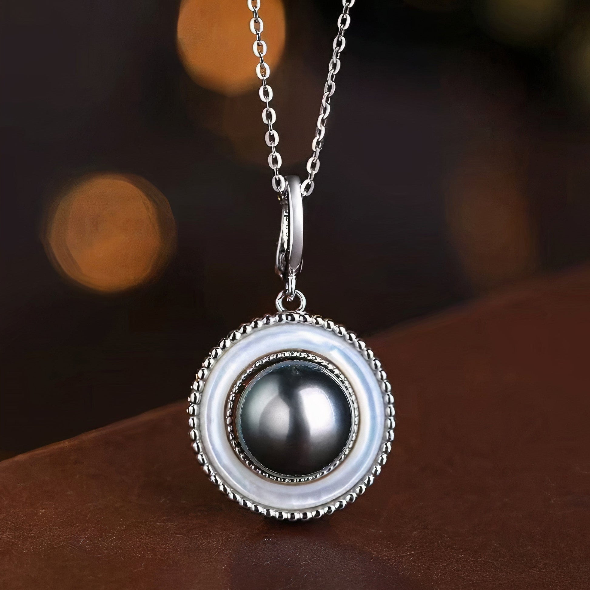 Pendentif Femme en Perle de Tahiti